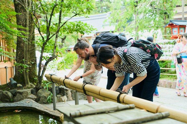 京都の伏見稲荷竹林と祇園プライベートツアー