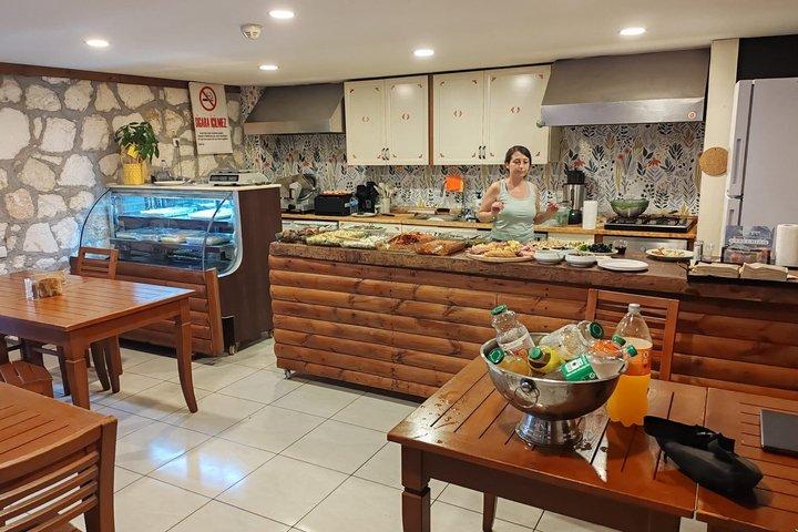 Turkish Meze Cooking Class and Market Experience