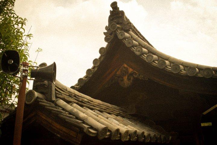 奈良物語：奈良町散策とプレミアムすき焼きディナー。