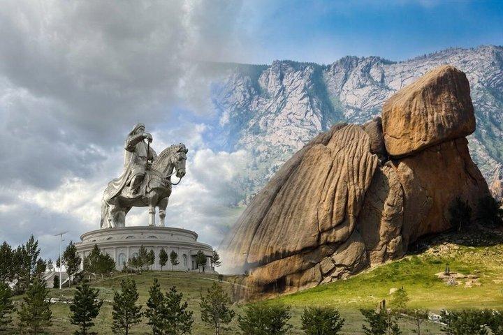 Genghis Khaan Statue and Turtle Rock Tour