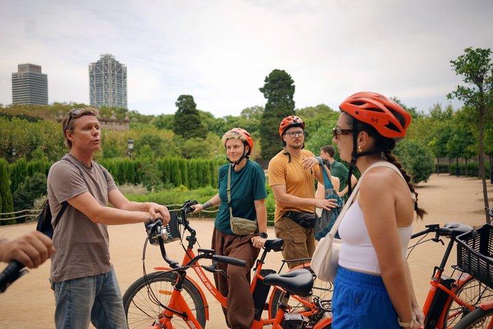 Barcelona Premium E-Bike Tour: Små gruppe byoplevelse