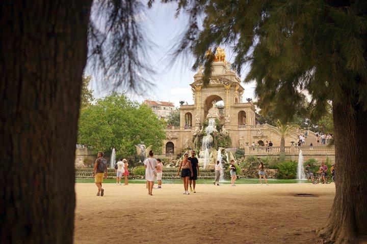 Barcelona Premium E-Bike Tour: Små gruppe byoplevelse