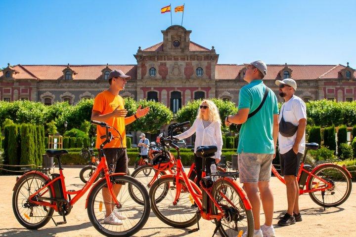 バルセロナ海岸の自転車または電動自転車ツアー（追加1時間レンタル付き）