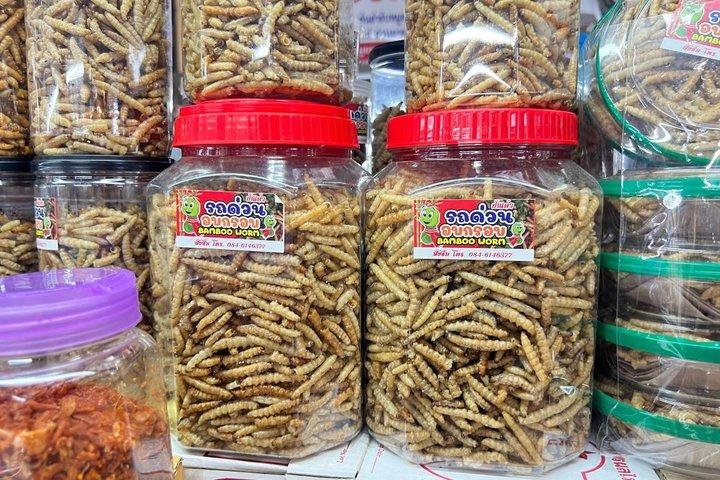 チェンマイ ストリートフードウォーキングツアーと試食
