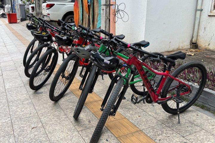 プライベートアンコールワットバイクツアー隠れた寺院とジャングルトレイル