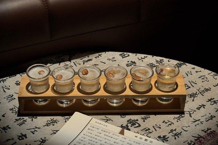 TCMと占いの中国語風パブ巡りバーホッピングナイト