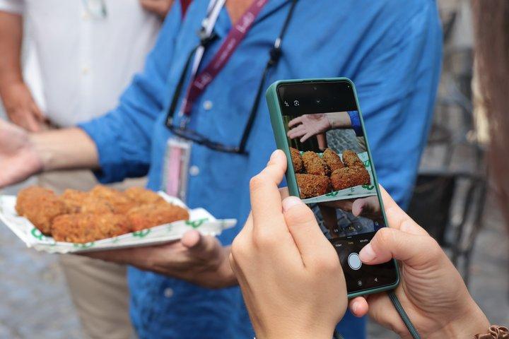 ローマのストリート フード ツアー 地元の人のように食べる