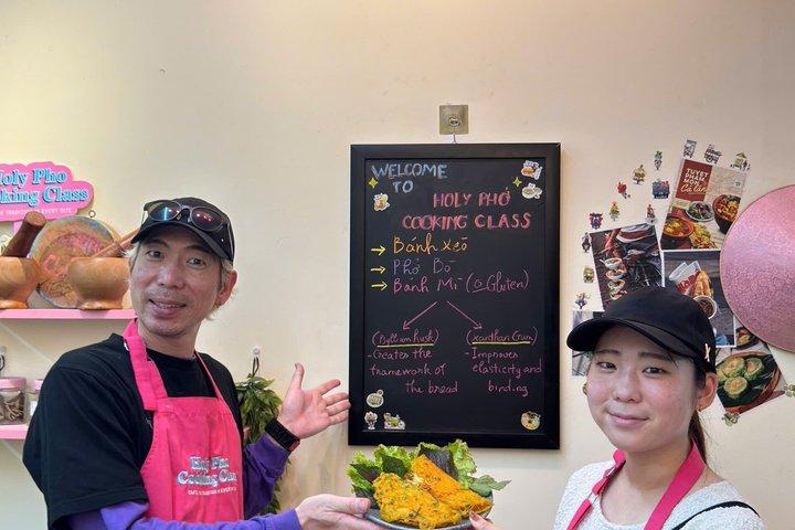 ピンクをテーマにしたクラス＆マーケットツアーでベトナムの郷土料理4品を調理
