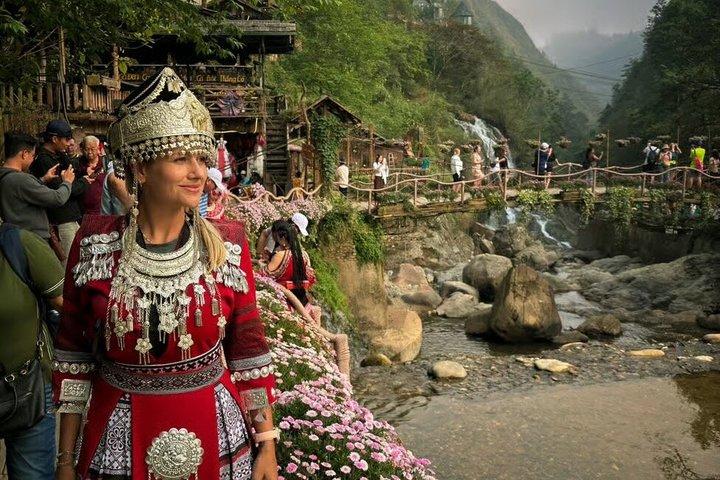 プライベートサパのエコアドベンチャートレック・モン族の村を巡り地元のランチ付き