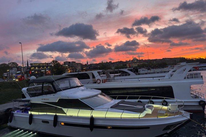 Istanbul Private Bosphorus Luxury Yacht 20m 65ft – 20 Guests