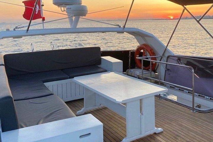 Istanbul Private Bosphorus Luxury Yacht 20m 65ft – 20 Guests