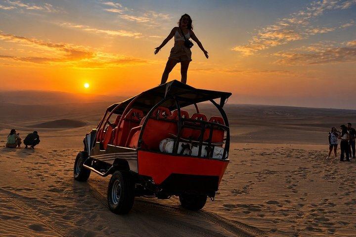 Huacachina : Expérience en buggy, dunes et coucher de soleil dans le désert