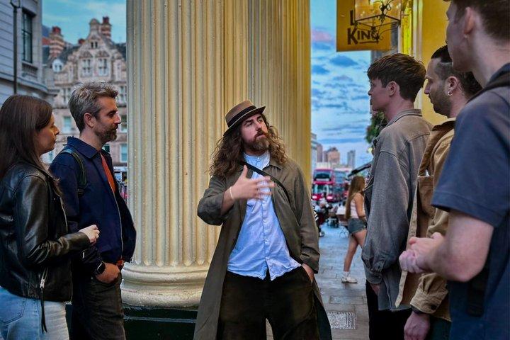 ロンドンのダークな歴史を巡る少人数ツアー