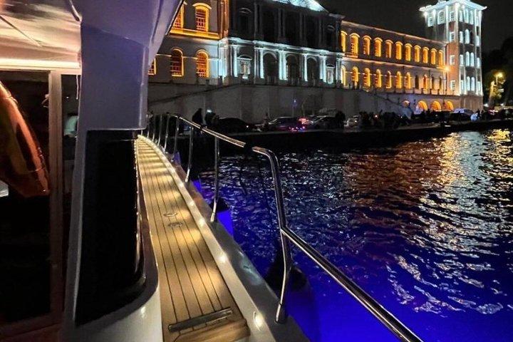 Istanbul Private Bosphorus Luxury Yacht 20m 65ft – 20 Guests