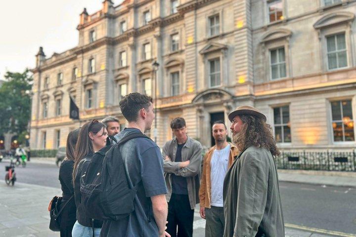 ロンドンのダークな歴史を巡る少人数ツアー