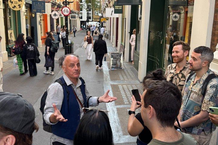 ロンドンのコヴェントガーデン歴史的パブツアー