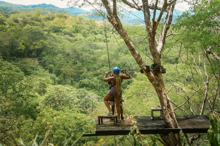 タマリンドまたはコンチャル、リウホテルからATVとジップラインのコンボツアー