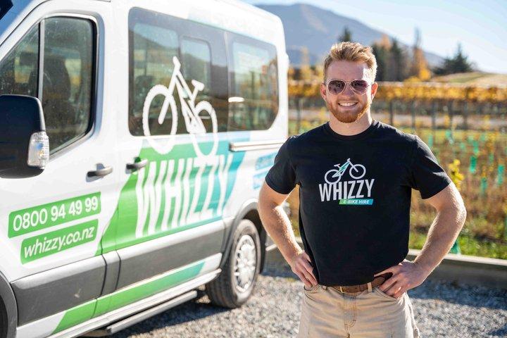 ギブストンのワイナリーを巡る電動自転車アドベンチャー
