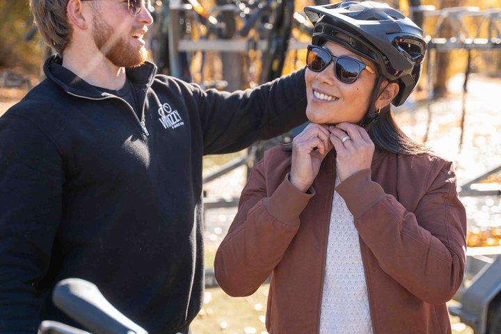ギブストンのワイナリーを巡る電動自転車アドベンチャー