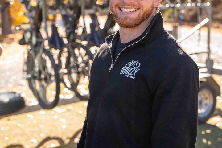 ギブストンのワイナリーを巡る電動自転車アドベンチャー