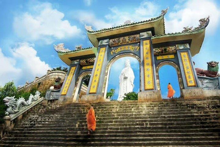 プライベート ダナン リンウン寺文化博物館とハン市場