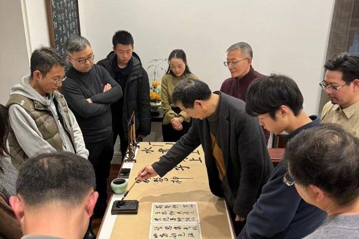 歴史的な上海のヴィラでのプライベートな中国語茶と書道
