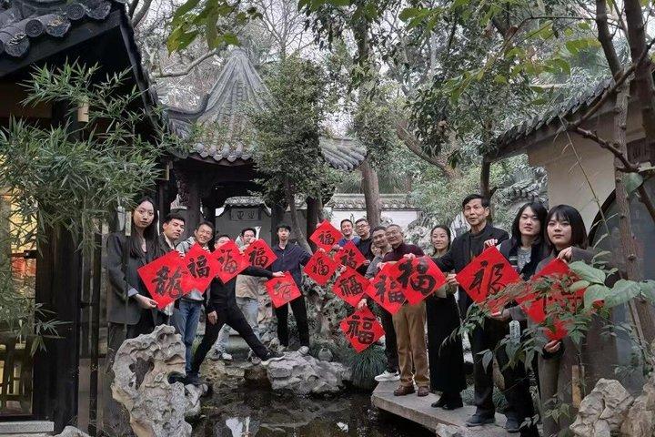 歴史的な上海のヴィラでのプライベートな中国語茶と書道