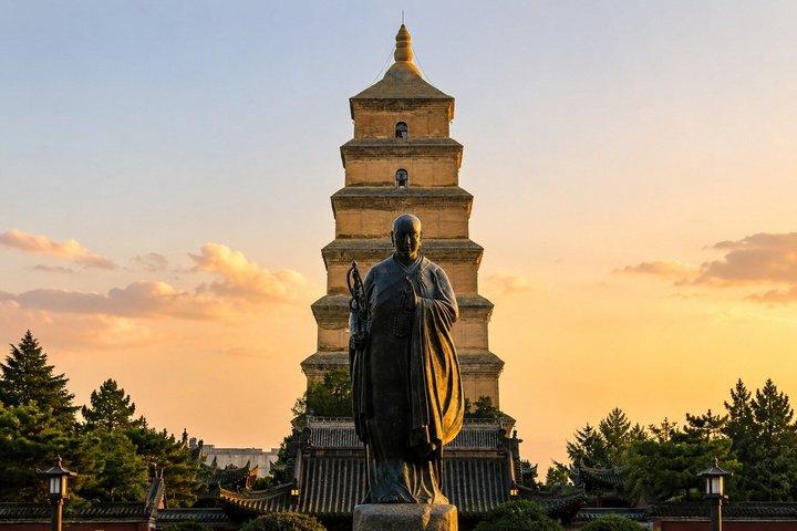 西安の三つのアイコン：テラコッタ軍団、塔、唐の夜