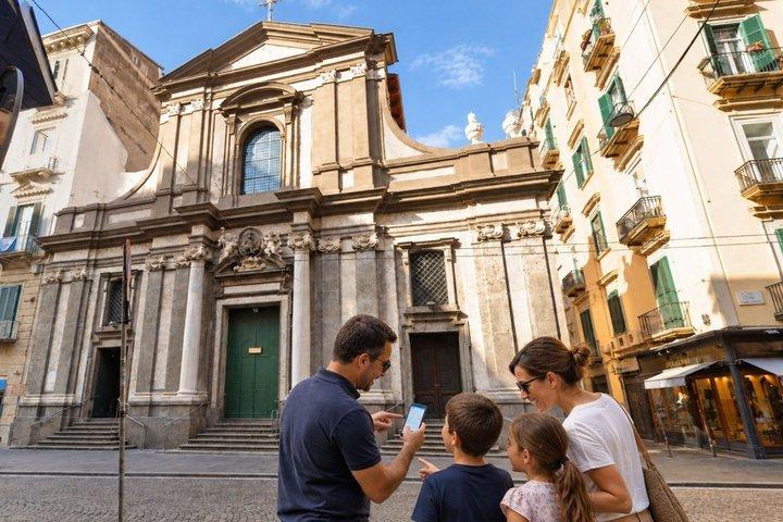Naples Scavenger Hunt & Highlights Self-Guided Walking Tour