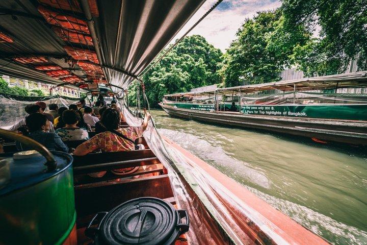 隠れたバンコクの運河、寺院、教会 半日ツアー