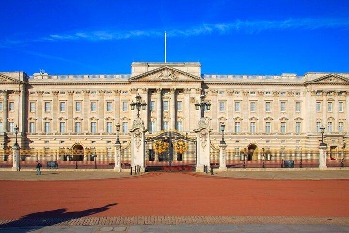 Small Group WWII Tour with Optional Churchill War Room Entry