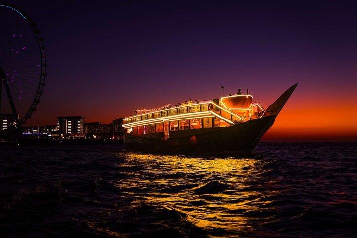 Jack Sparrow Dhow Dinner Cruise mit Buffet