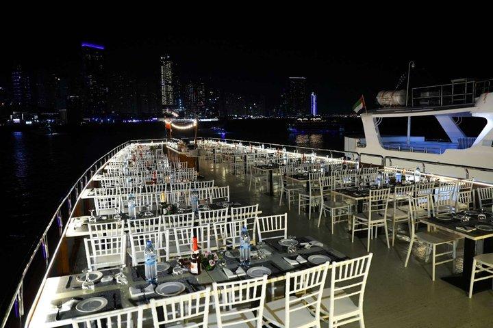 Jack Sparrow Dhow Dinner Cruise mit Buffet
