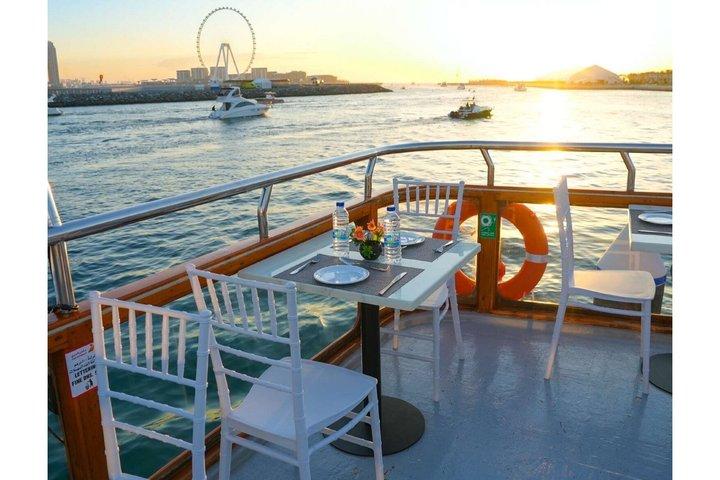 Jack Sparrow Dhow Dinner Cruise mit Buffet