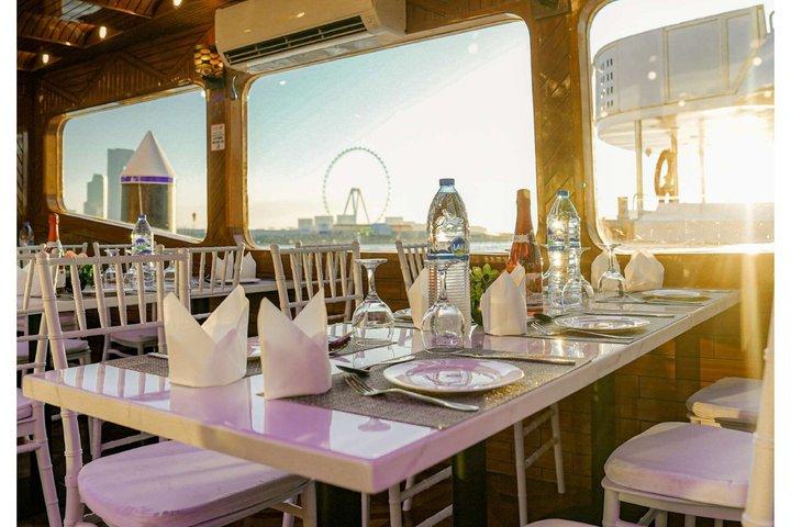 Jack Sparrow Dhow Dinner Cruise mit Buffet