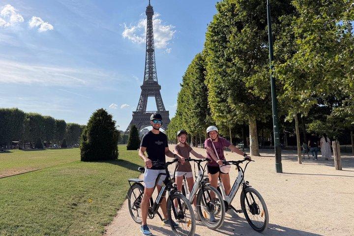 Paris: Highlights der Kleingruppe E-Bike Führung