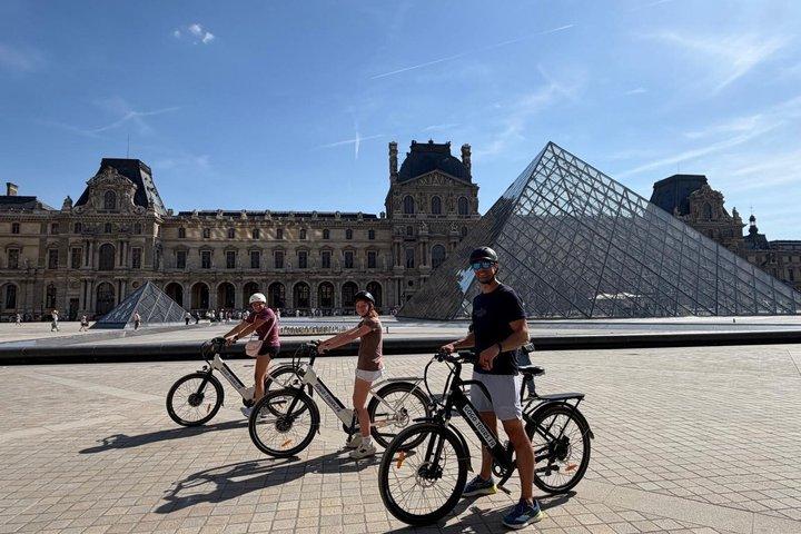 Paris: Highlights der Kleingruppe E-Bike Führung