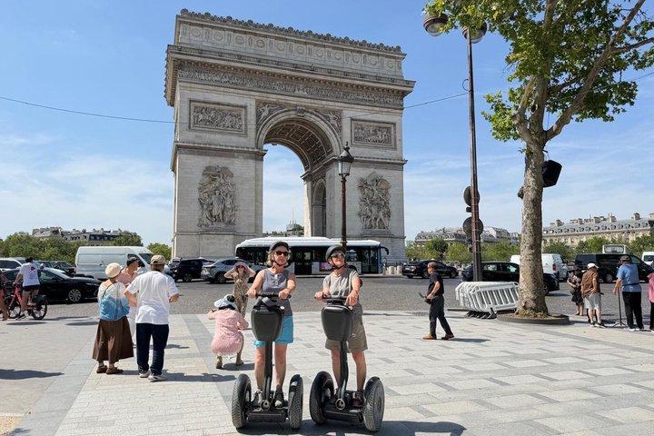 Paris: Experience Segway Top Highlights Small Group 2 Hours
