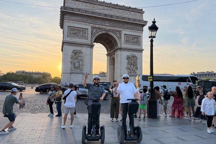 Paris: Experience Segway Top Highlights Small Group 2 Hours