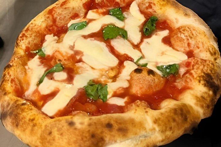 モンツァでのピザとティラミスの料理教室（ワインテイスティング付き）