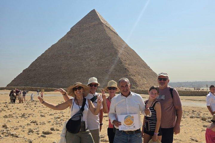 Giza Plateau Tour: Pyramids, Sphinx & Panoramic View