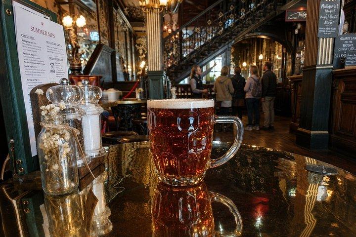 ロンドンのコヴェントガーデン歴史的パブツアー