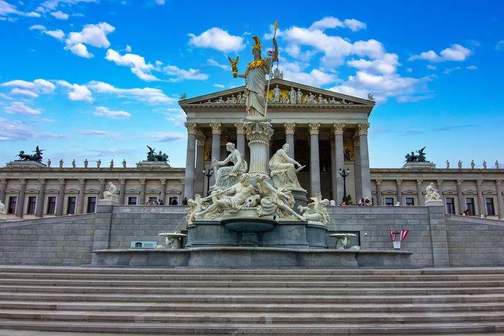 Vienna by Night – Private Evening Sightseeing Shore Tour