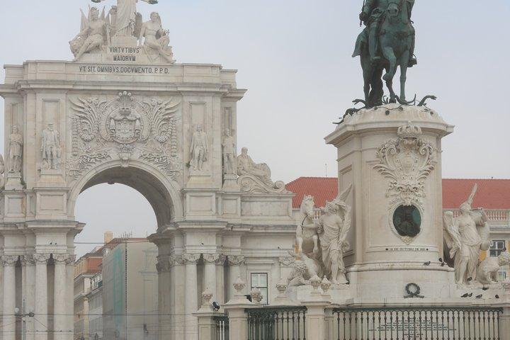Lisbon Architectural Walking Tour with Art Historian