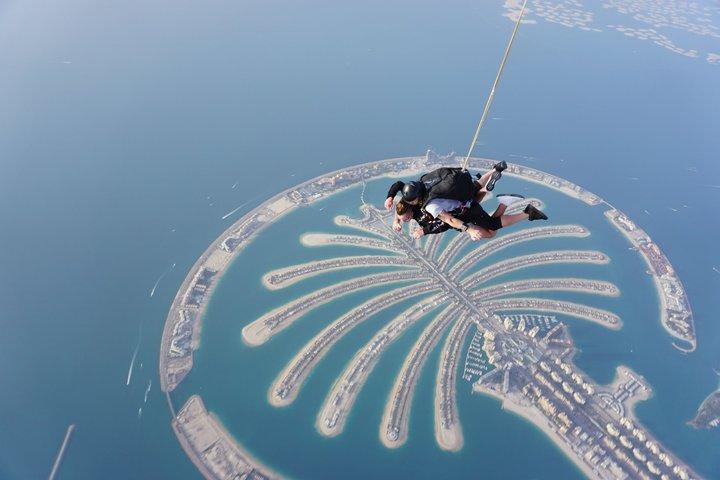 ドバイ・ザ・パーム上空スカイドライブ アルティメットタンデムスカイダイビングアドベンチャー