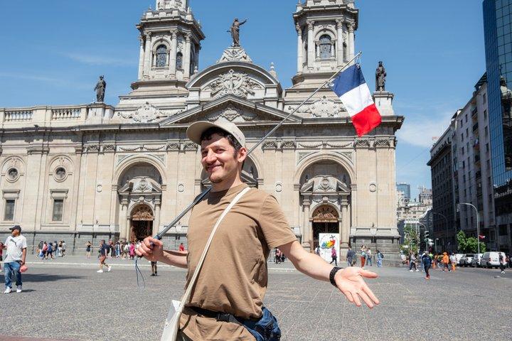 サンティアゴで本格的なフランス式ウォーキングツアーを通して街を探索しよう