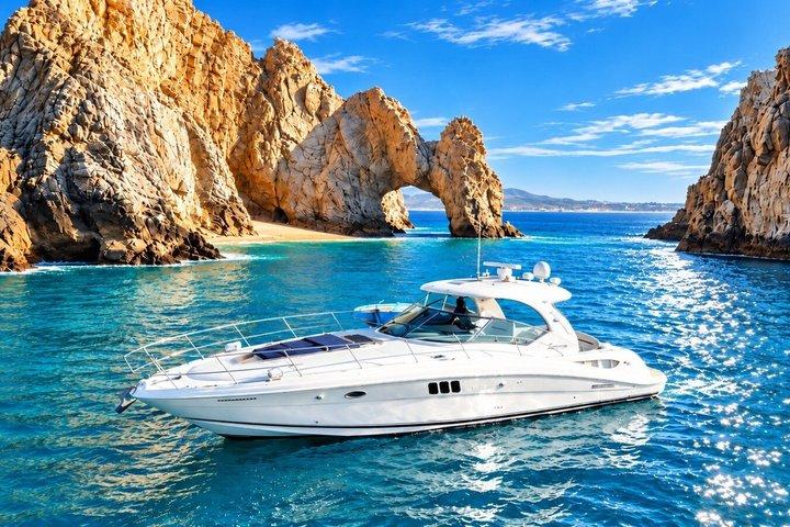 Privater 45-Fuß Sea Ray Yachtcharter in Cabo San Lucas mit Schnorcheln