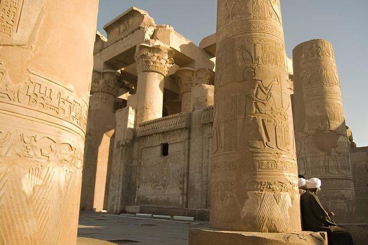 ルクソールからアスワンおよびアブ・シンベルへの4日間3泊ナイルクルーズ