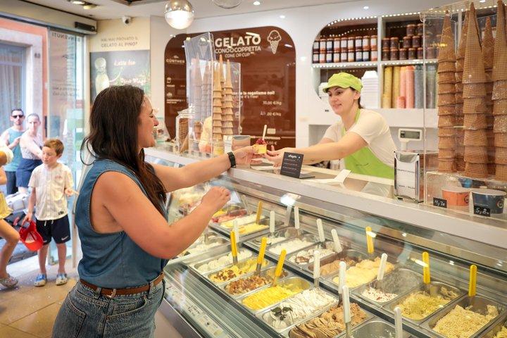 ローマ・トラステヴェレ・カンポ・デ・フィオーリ通りフードツアー地元の人のように食べる