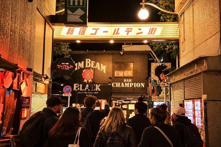 新宿ローカルバーホッピング（ディナーとローカルガイド付き）